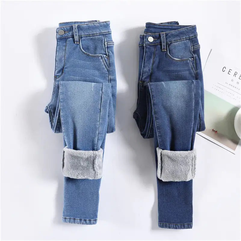 Plush Lined Thermal Jeans - Stay Warm and Cozy This Winter