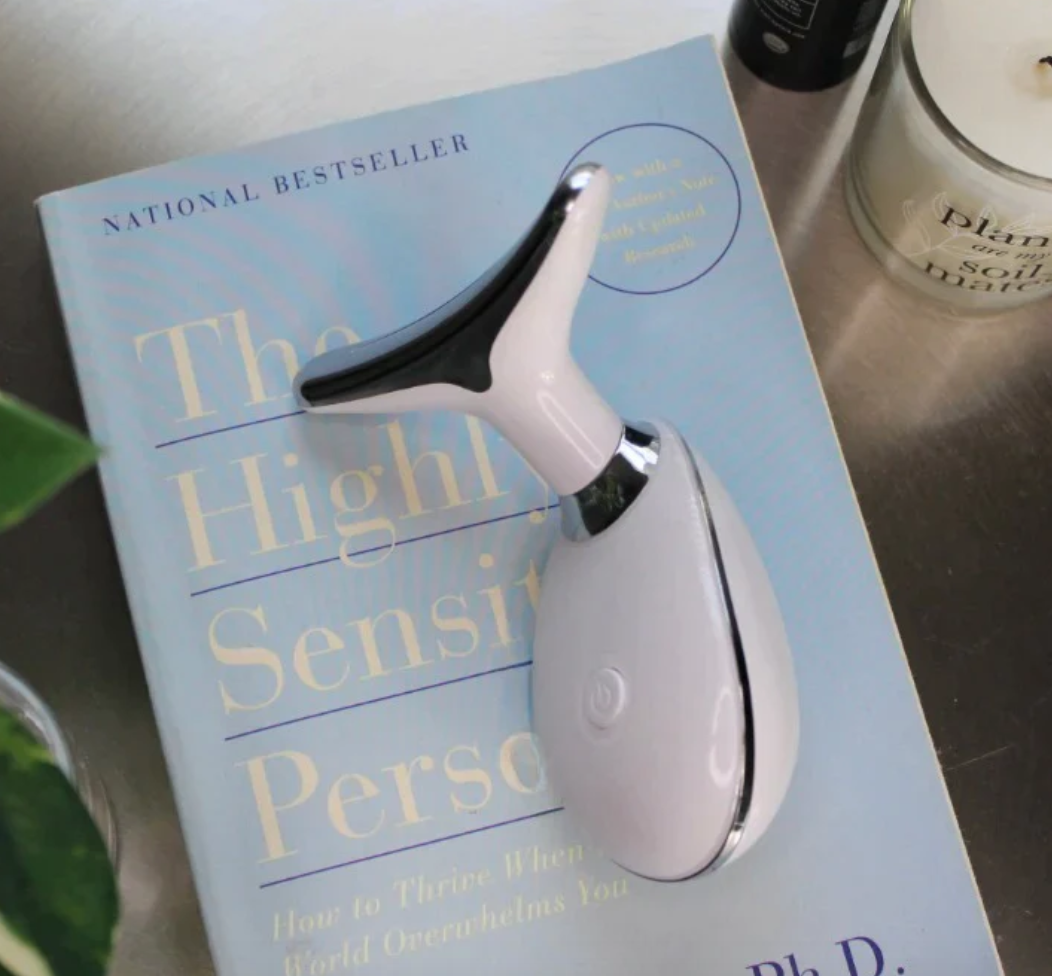 Pure Aura Micro Glow Massager – Radiant & Youthful Skin
