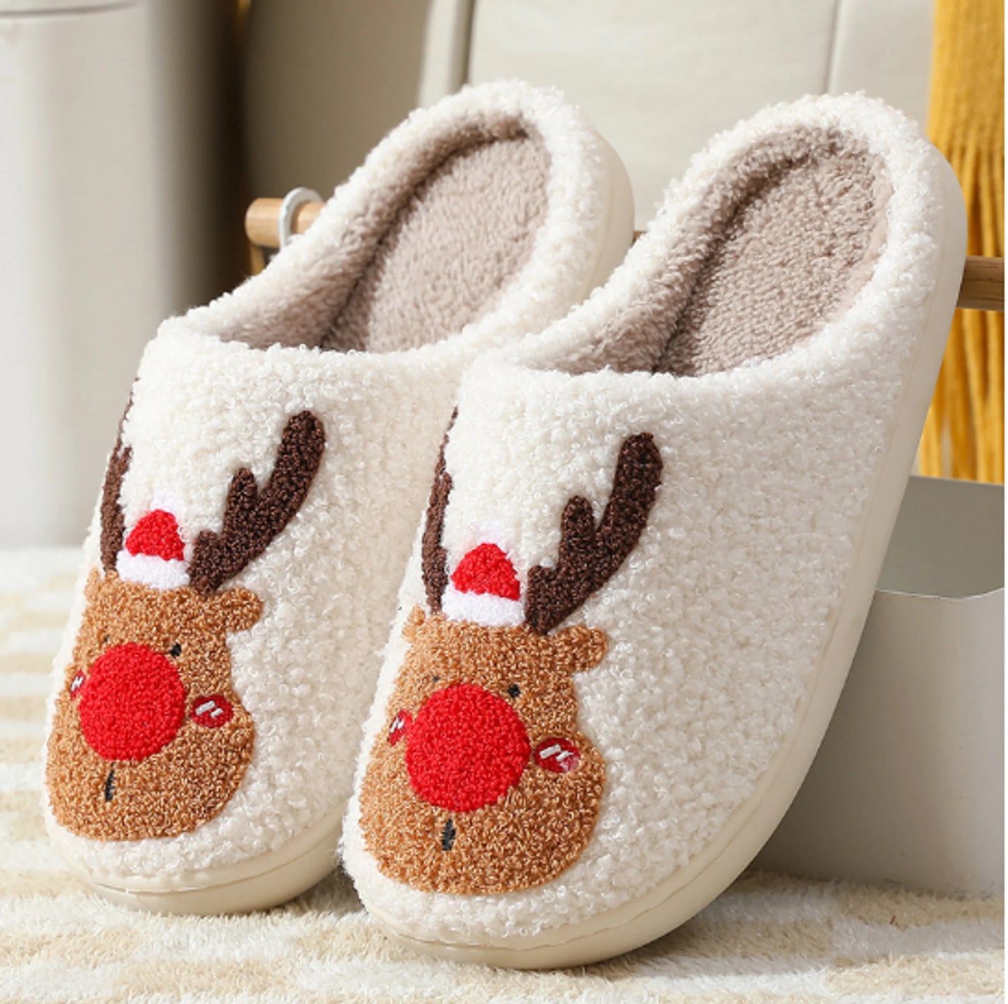 Cozy Christmas Slippers – Warm, Comfortable Holiday Indoor/Outdoor Slides