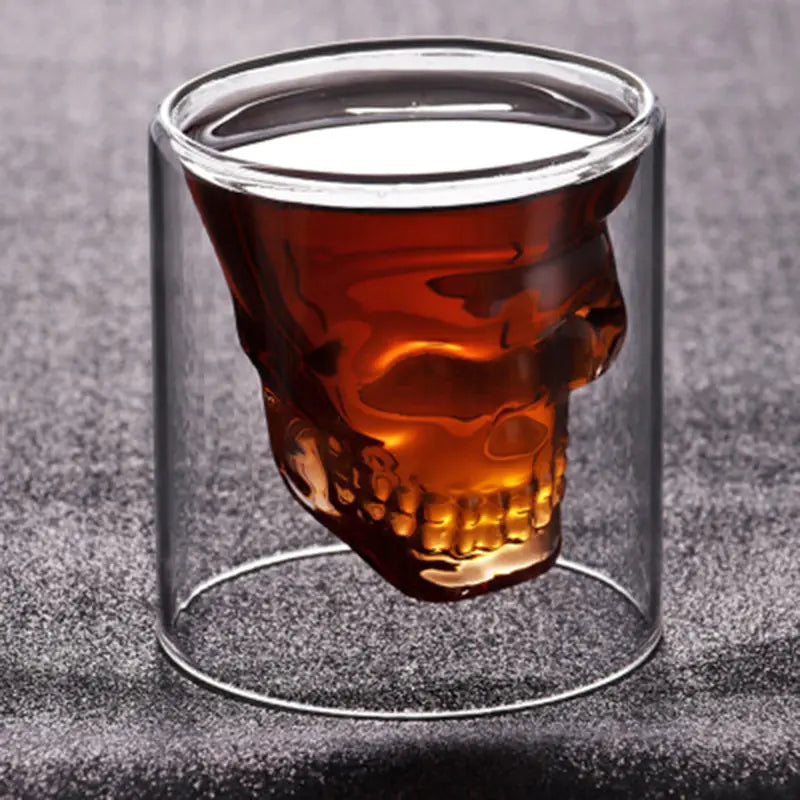 Vaso transparente con forma de calavera