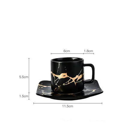 Tazas de café con incrustaciones de mármol dorado