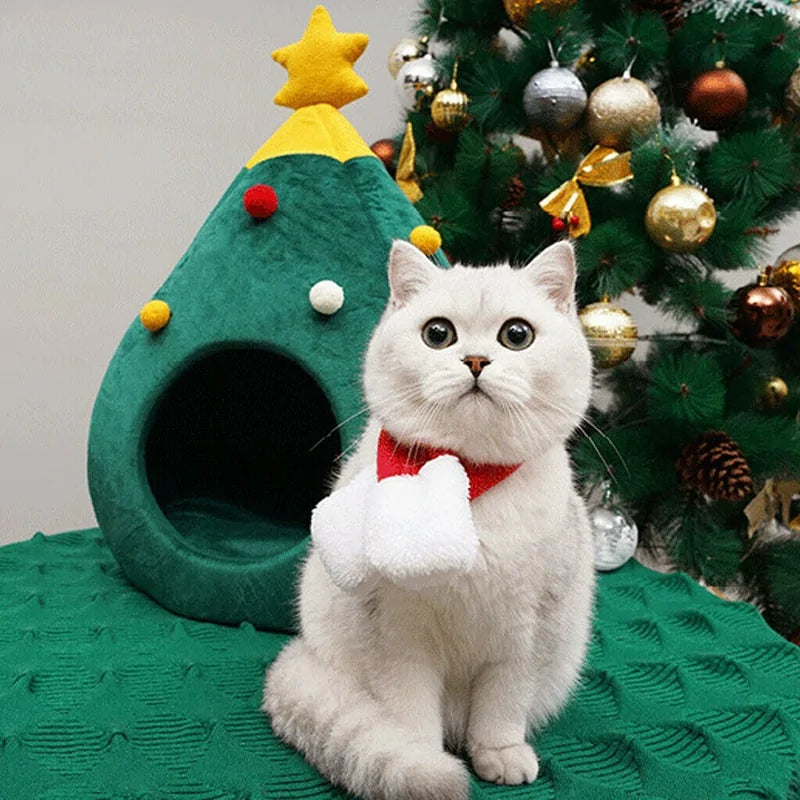 Christmas Cat House – Plush and Festive Cozy Hideaway for Your Feline