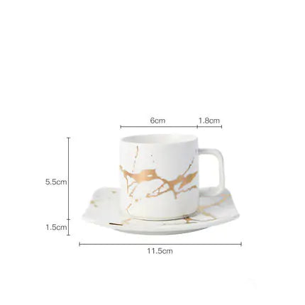 Tazas de café con incrustaciones de mármol dorado