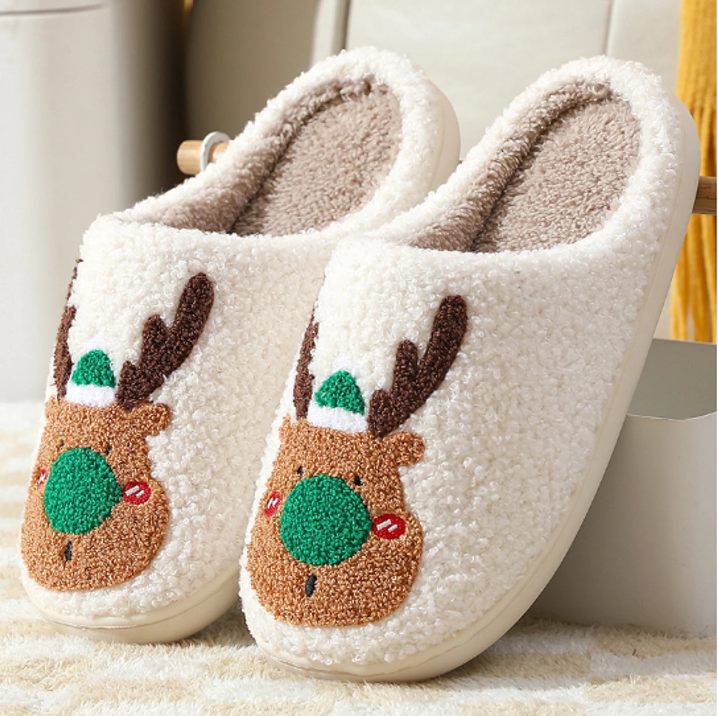Cozy Christmas Slippers – Warm, Comfortable Holiday Indoor/Outdoor Slides