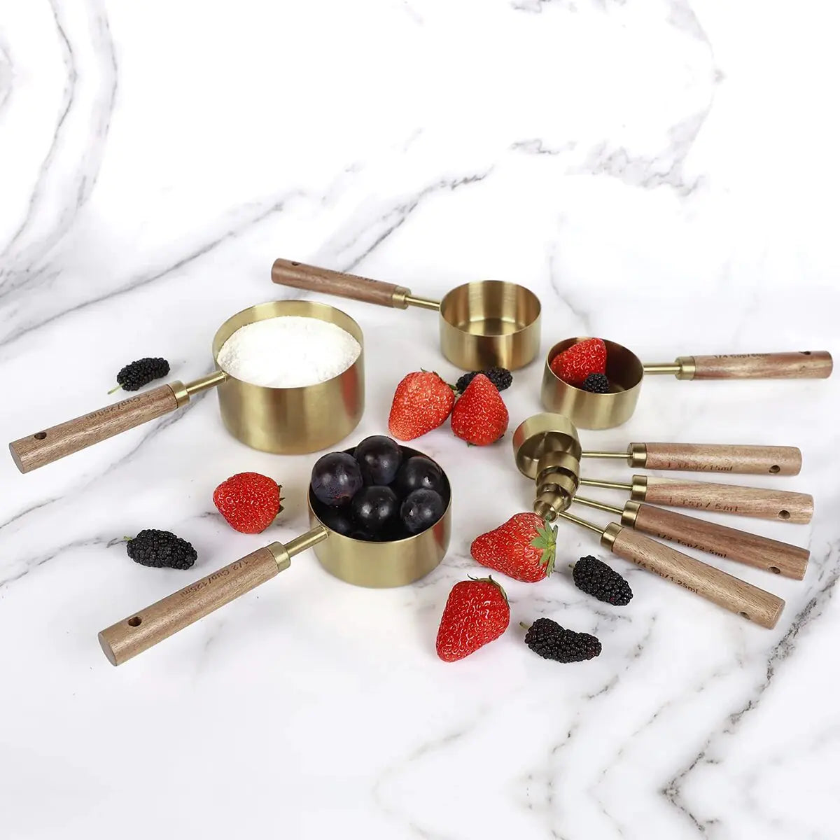 Gold Measuring Cups and Spoon Set with Wooden Handles – Precision and Style