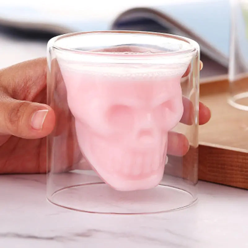 Vaso transparente con forma de calavera