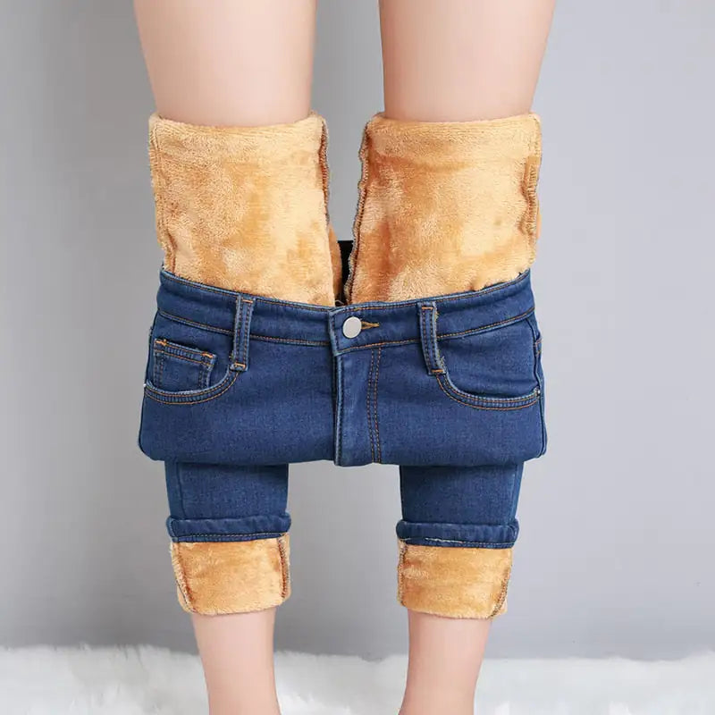Plush Lined Thermal Jeans - Stay Warm and Cozy This Winter