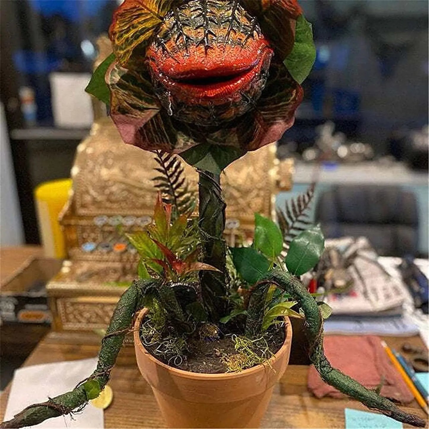 Realistic Piranha Plant Halloween Garden Decor – Creepy Outdoor Decoration