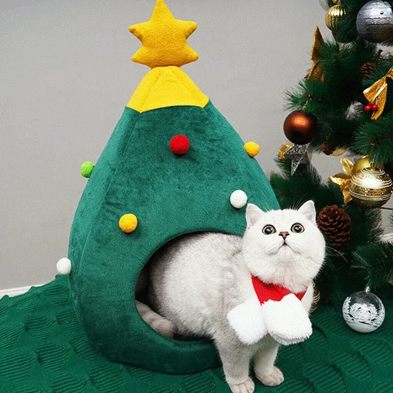 Christmas Cat House – Plush and Festive Cozy Hideaway for Your Feline