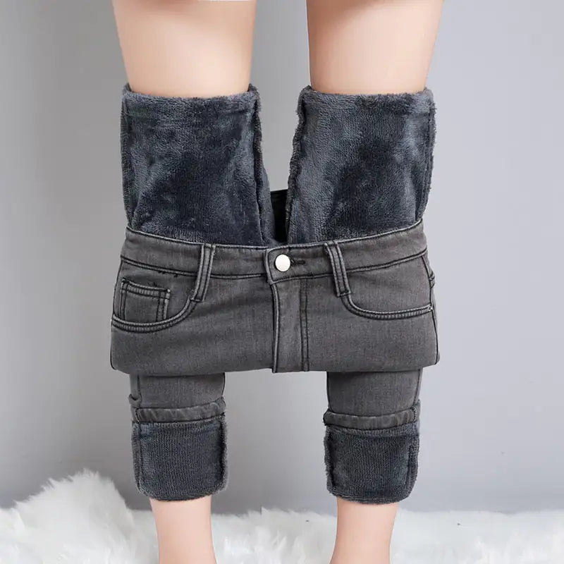 Plush Lined Thermal Jeans - Stay Warm and Cozy This Winter