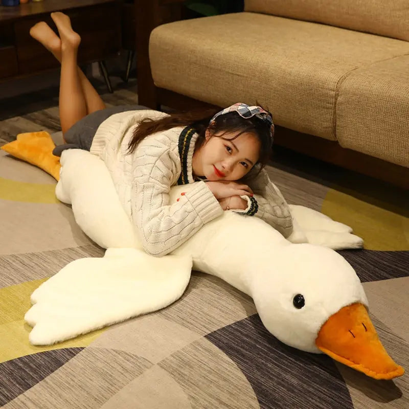 Pato gigante de peluche