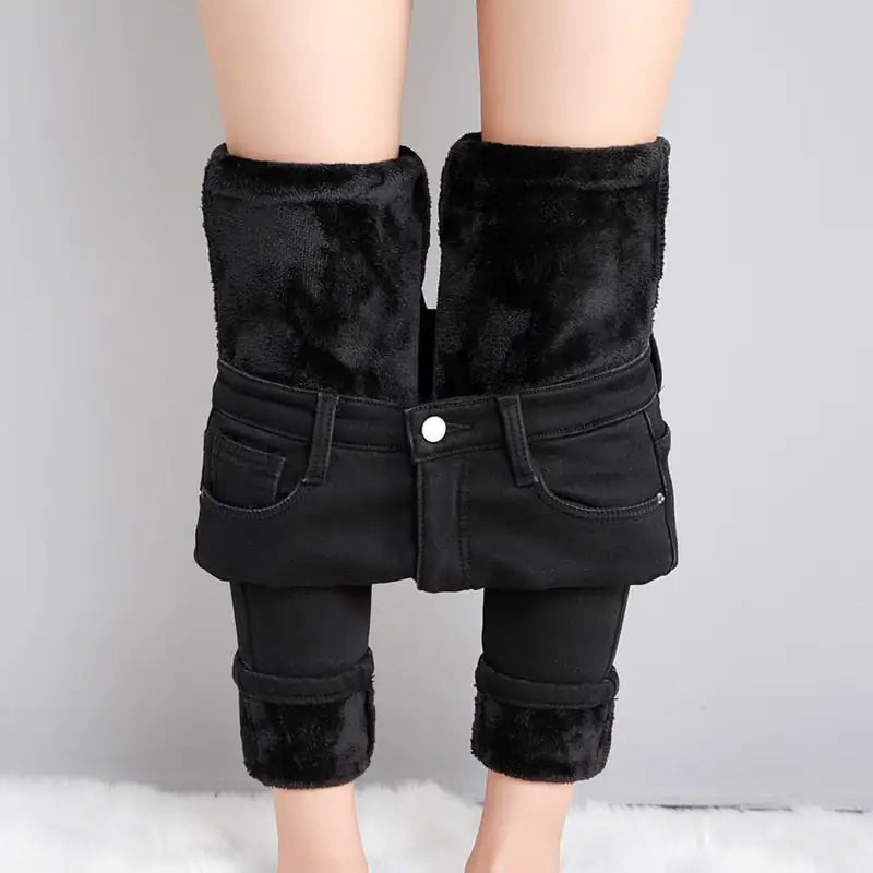 Plush Lined Thermal Jeans - Stay Warm and Cozy This Winter